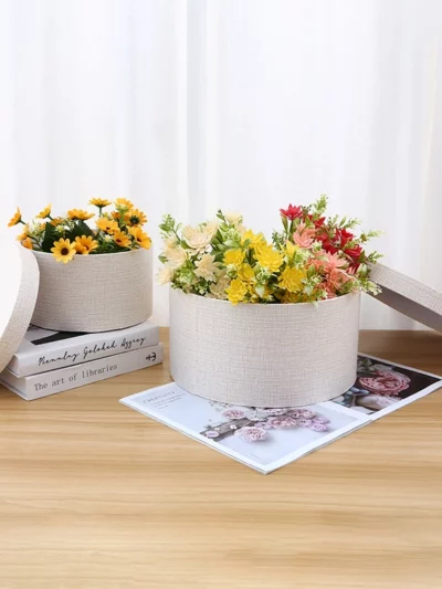 boite a chapeau blanche dorée avec fleurs