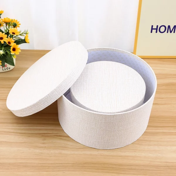 Boite à chapeau lisse texture blanc et dorée brillant  D29*H15 cm – Image 3