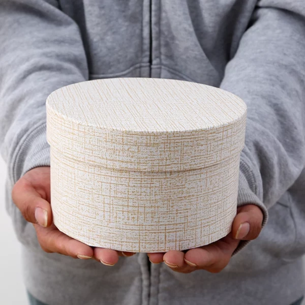 Boite à chapeau texture blanc et dorée brillant  D15*H9 cm – Image 3